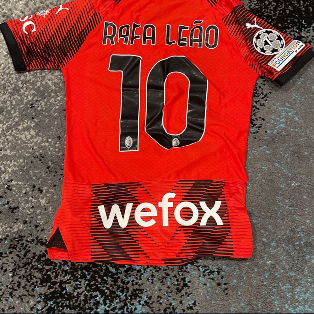 AC MILAN HOME JERSEY RAFA LEAO - Picture 2 of 2